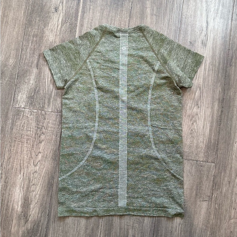 Lululemon Run Swiftly Tech Short Sleeve Sz 10 - image 2